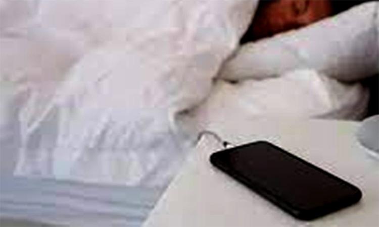 Do-not-sleep-next-to-your-iPhones-while-charging-warns-Apple