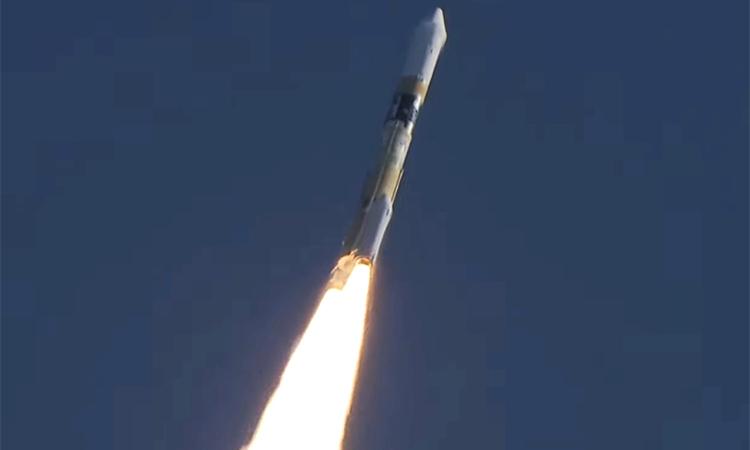 Japan-finally-launches-lunar-lander-X-ray-mission-to-Moon