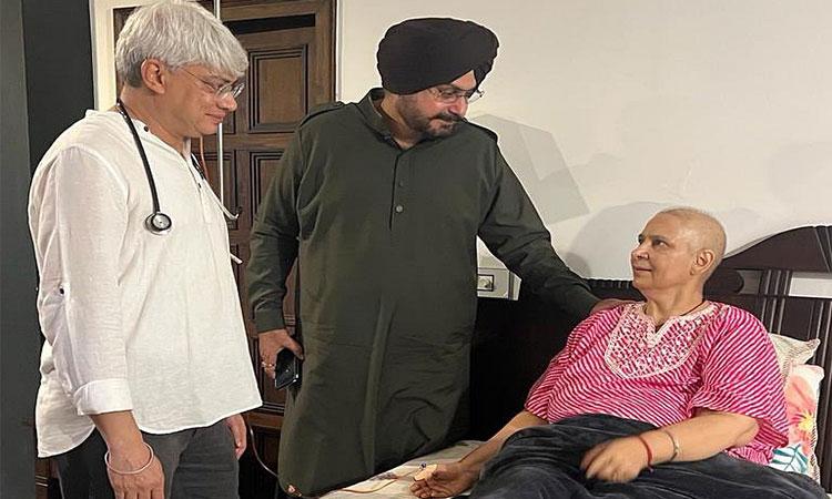 Navjot-Sidhu-shares-determination-of-wife-battling-cancer