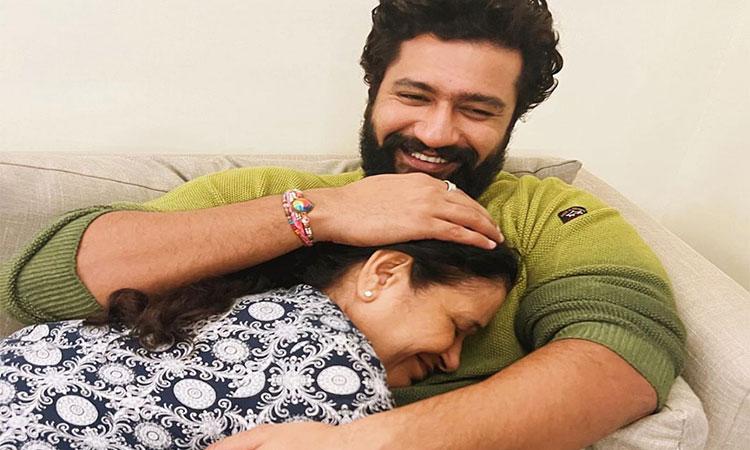 Vicky-Kaushal-hugs-CutiepAai-mommy-in-Insta-post-fans-call-him-green-flag-man