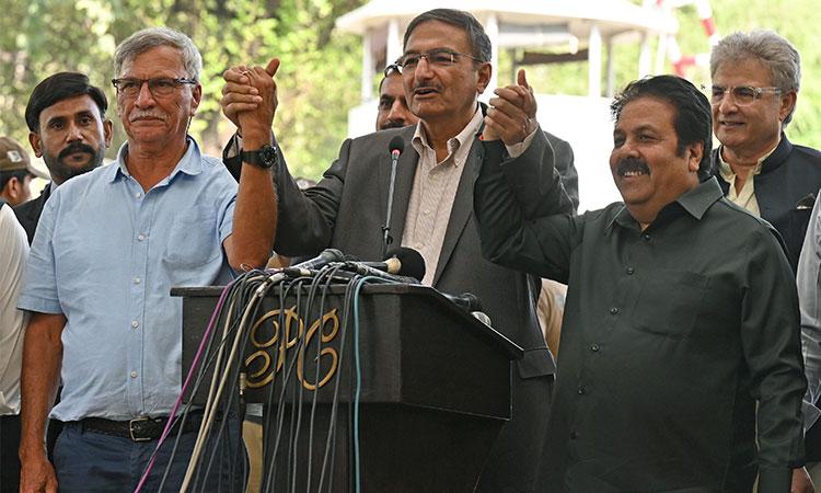 PCB-raises-serious-concerns-and-alarm-amid-visa-crisis-for-Pak-journos-fans