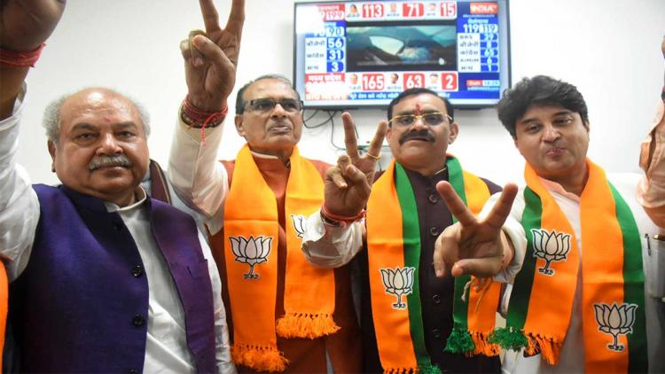 BJP-to-retain-Chouhan-or-brings-in-new-face-in-MP-Legislators-to-decide-on-Monday