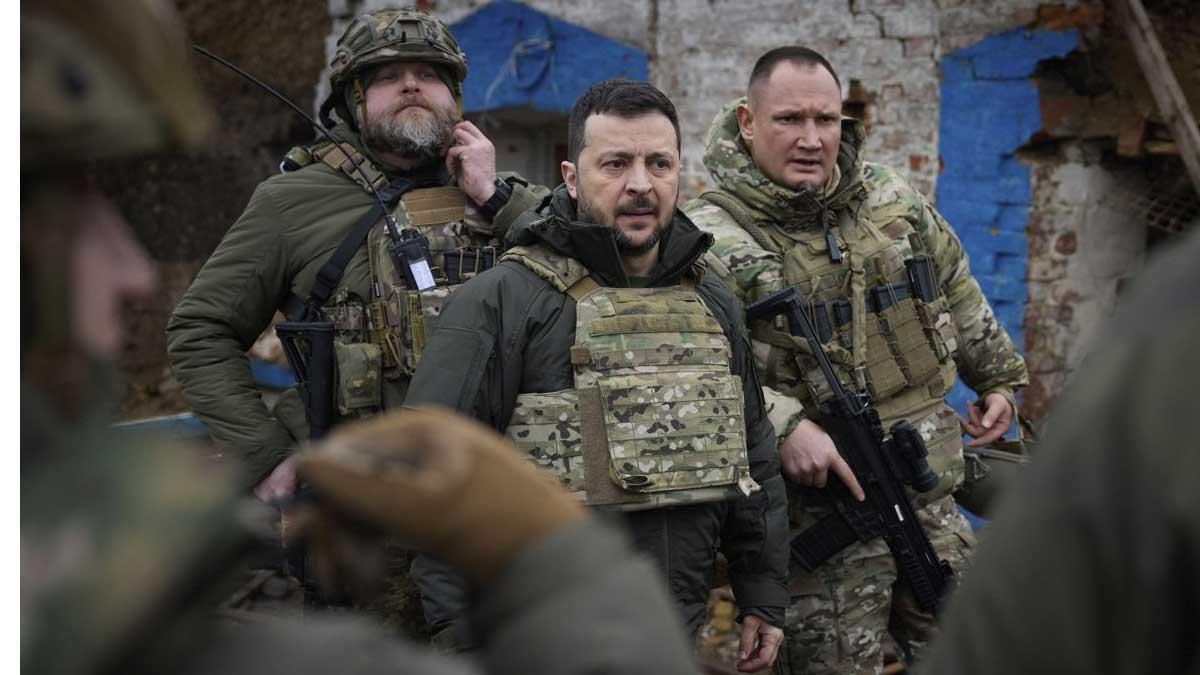 Zelensky Reports 31,000 Ukrainian Military Casualties Amidst Russian Invasion