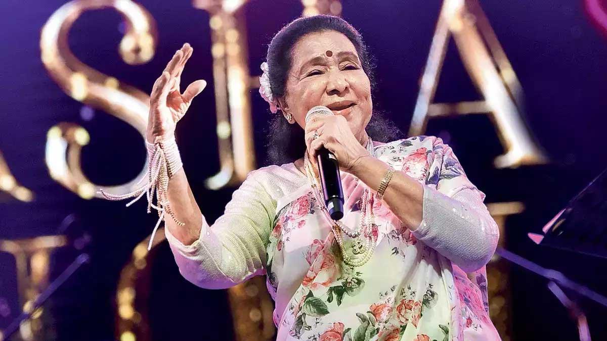 Asha Bhosle, Age 90, Showcases Remarkable Stamina, Belts Out 18 Songs in One Performance