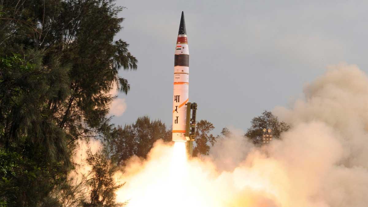 PM-Modi-hails-first-flight-test-of-Made-in-India-Agni-5-missile-with-MIRV-tech.