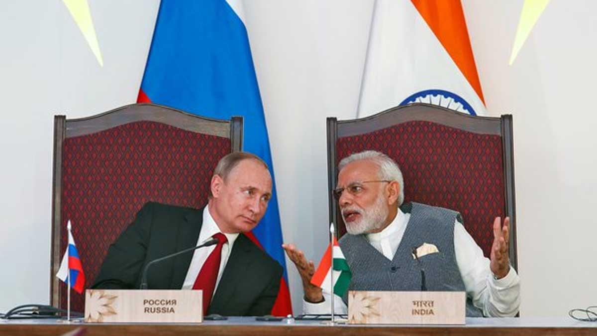 Russian-President-Vladimir-Putin--and-Prime-Minister-Narendra-Modi