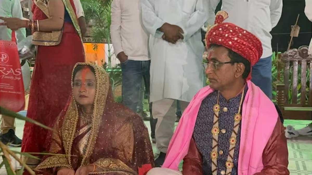 Anita-married-Mahto-at-Karauta-Jagdamba-Mandir-in-Patna’s-Bakhtiyarpur-on-Tuesday-night