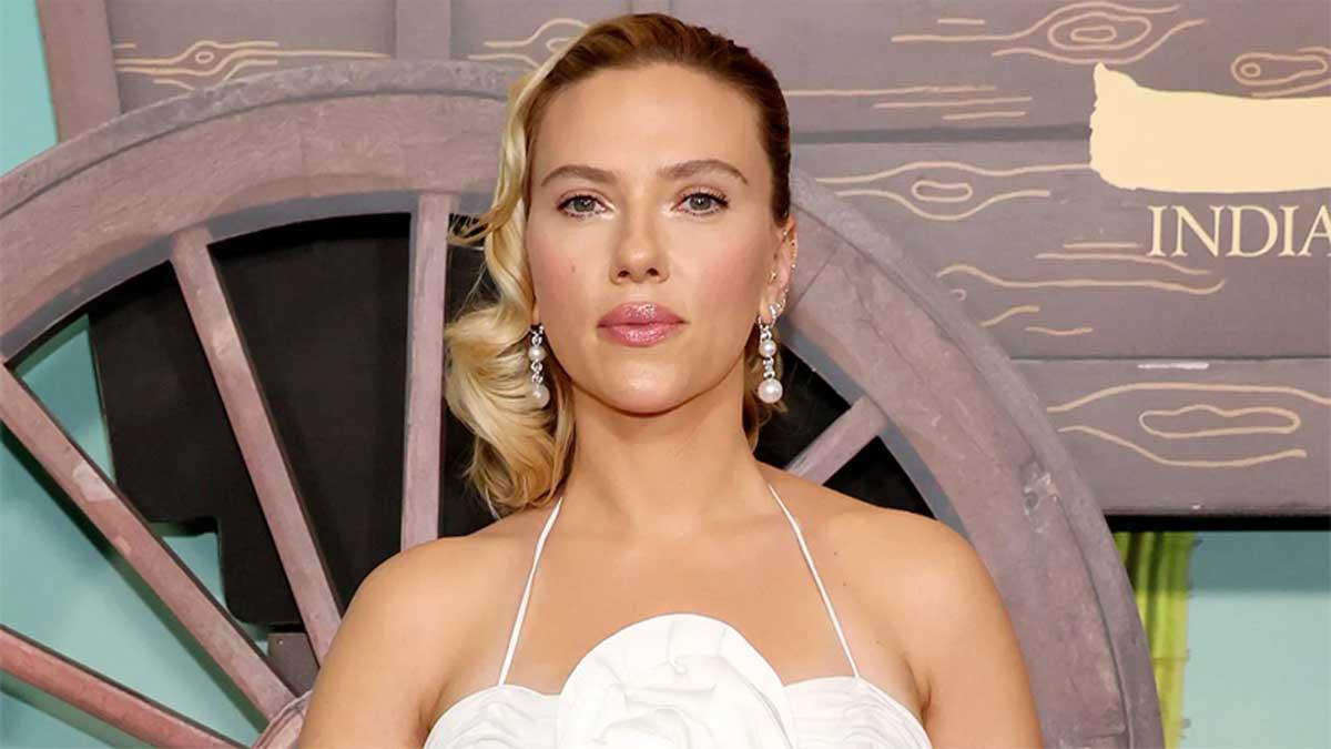 Hollywood-actor-Scarlett-Johansson
