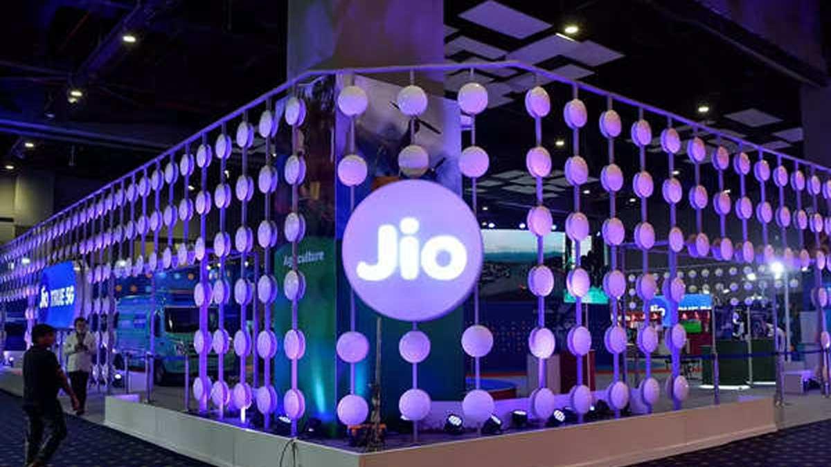 Reliance-Jio-Strengthens-Market-Dominance-with-41.8-Lakh-New-Mobile-Subscribers