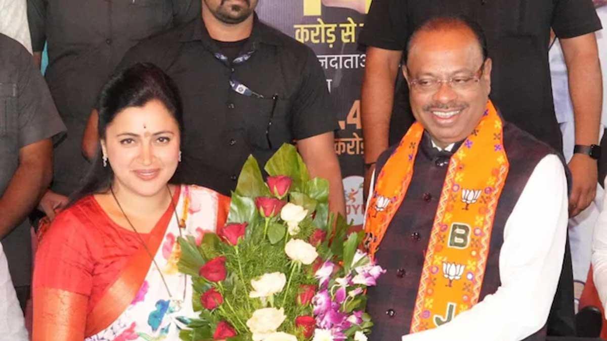 Rana,-who-had-won-the-reserved-Amravati-parliamentary-seat-as-an-independent-candidate-in-2019,-has-recently-joined-the-BJP