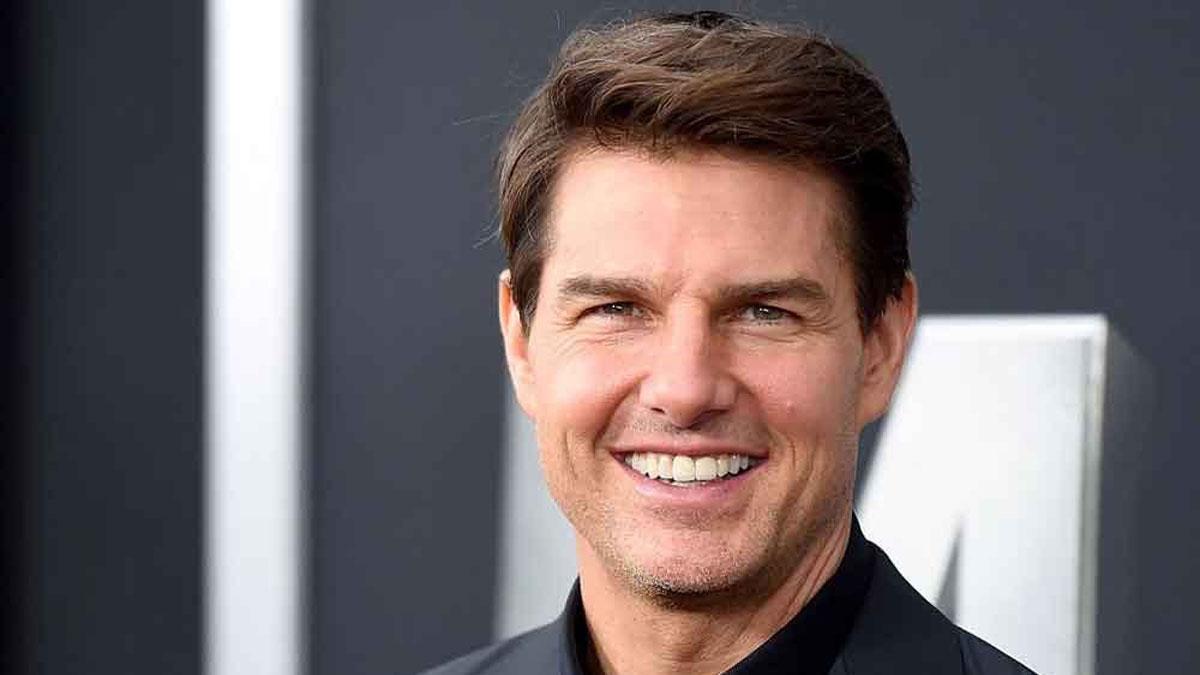 Tom Cruise's Heartwarming Gift: Dakota Fanning's First Mobile Phone at Age 11