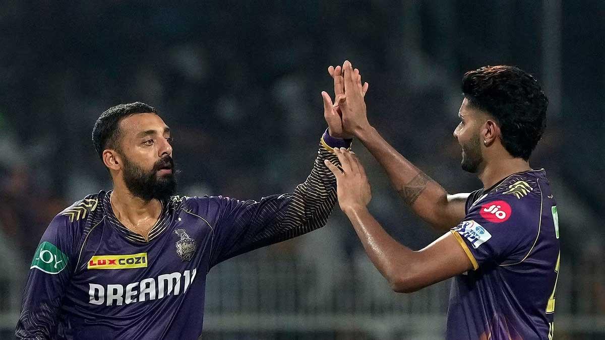 Chakravarthy and Salt help KKR defeat Delhi Capitals by seven wickets
