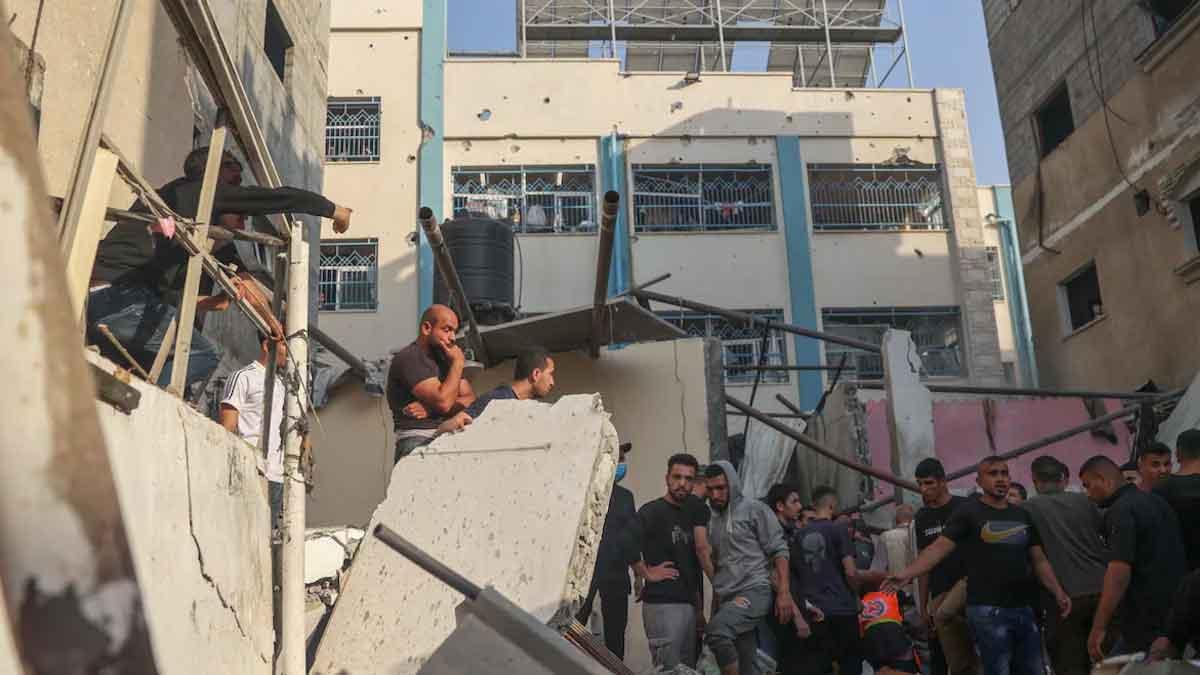 Israeli-Airstrikes-Respond-to-Hamas-Rocket-Attack,-Resulting-in-16-Deaths-in-Rafah
