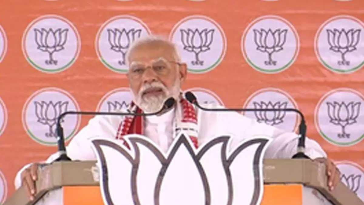 PM Modi Condemns Aiyar's Pakistan 'Atom Bomb' Comment, Accuses Congress of Fearmongering