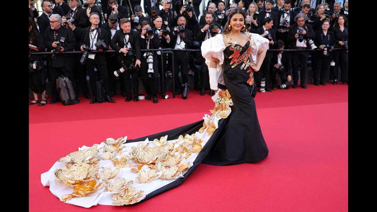 Cannes 2024: Aishwarya stuns in black & gold gown as she walks the red carpet with injured arm in cast