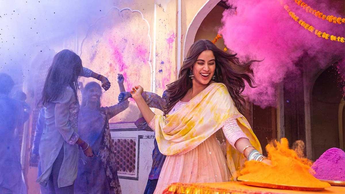 Janhvi Kapoor Unveils Dual Avatars as 'Mahima ke dono roop' on Instagram; Receives Heartfelt Reactions from Boyfriend Shikhar Pahariya