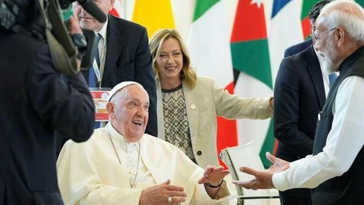Modi-Extends-Invitation-to-Pope-Francis-During-G7-Meeting