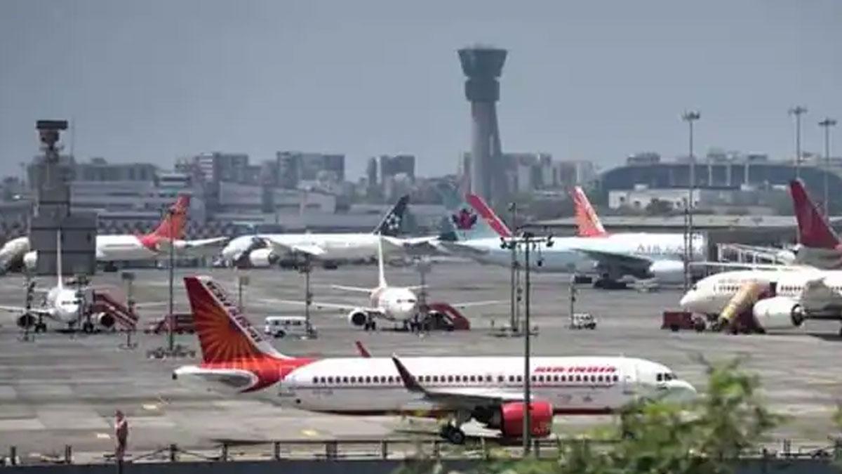 Mumbai-Airport, -27-Flights-Diverted-Due-to-Heavy-Rain