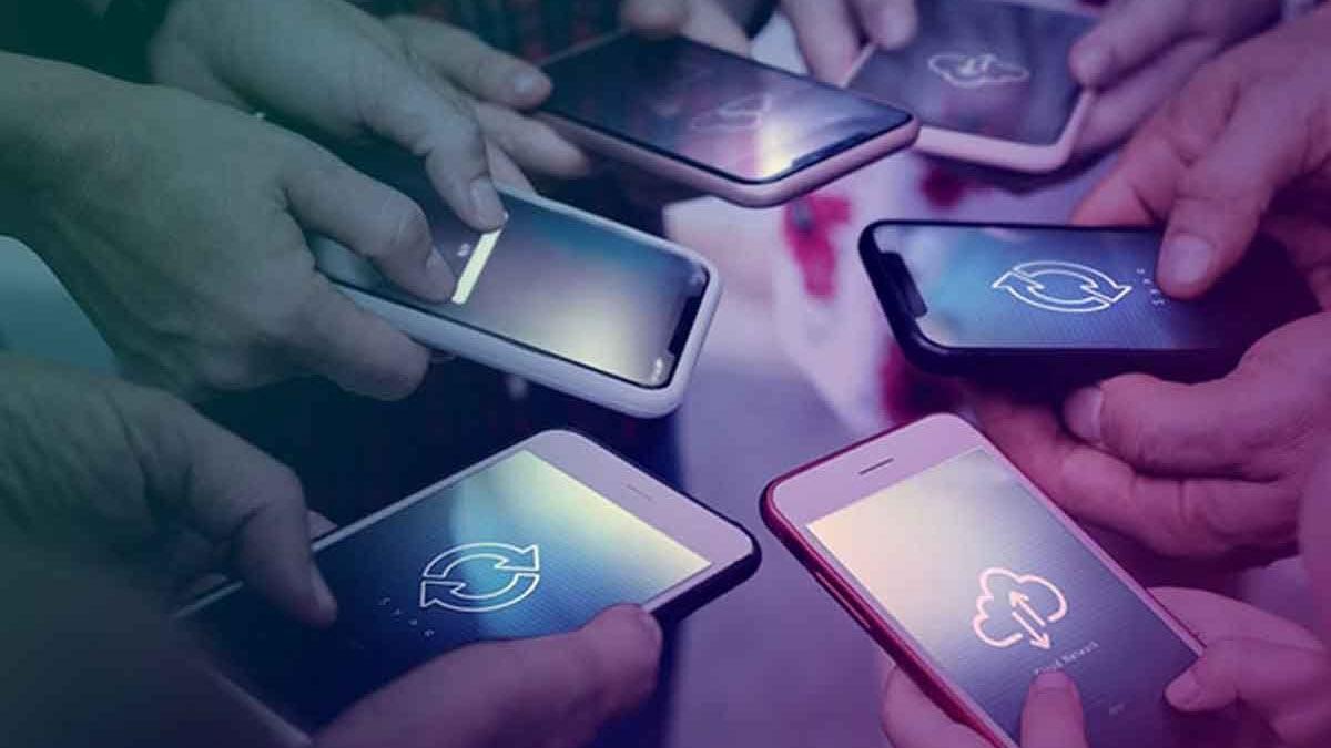 Affordable 5G Phones See 100% Growth in India, While Apple Dominates Premium Segment