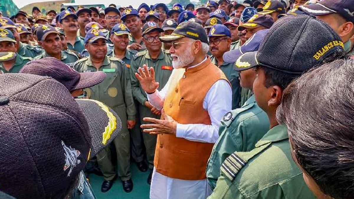 PM Modi Visits Adampur Airbase After 'Operation Sindoor', Says Nation Eternally Grateful to Armed Forces