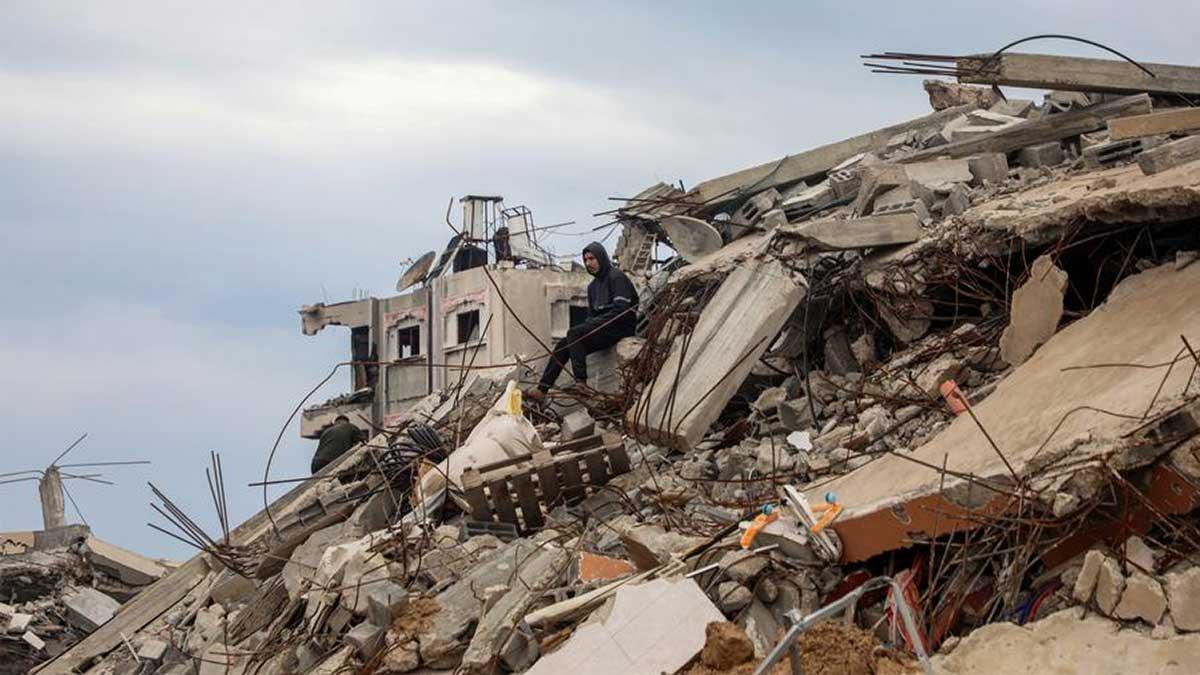 Israeli Military Expands Gaza Offensive with Airstrikes and Ground Troop Deployment