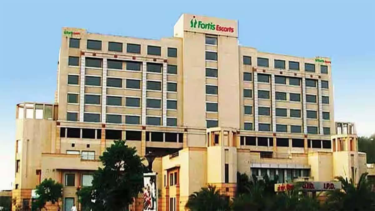 Fortis Healthcare Reports 7.4% Decline in Q4 Profit Amid Rising Expenses