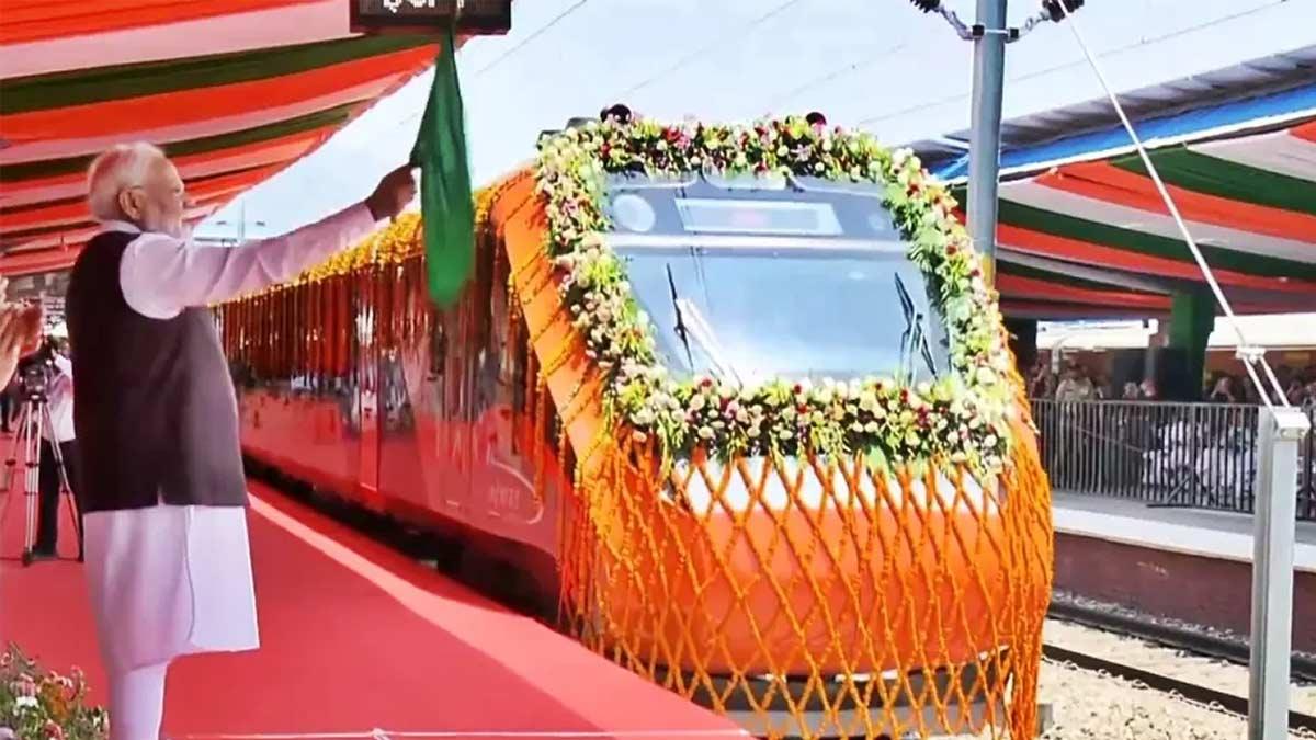 WATCH| Kashmir Gets Fast Track: PM Modi Launches Katra–Srinagar Vande Bharat