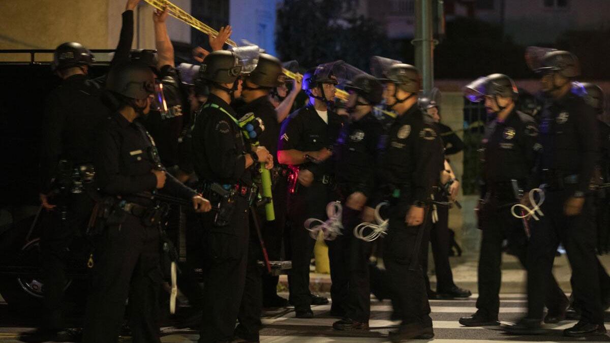 Downtown Los Angeles Under Curfew as Protests Over ICE Raids Escalate into Looting