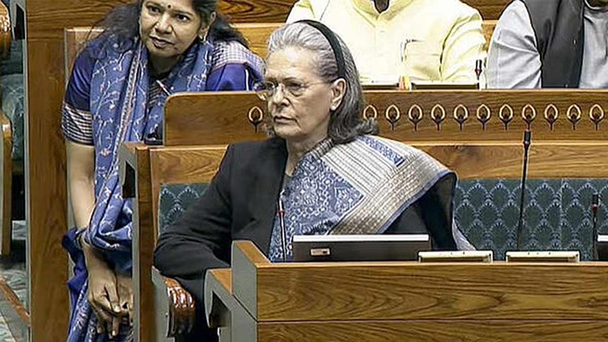 Sonia Gandhi Criticizes Centre for "Surrender of Values" Amid Iran-Israel Conflict