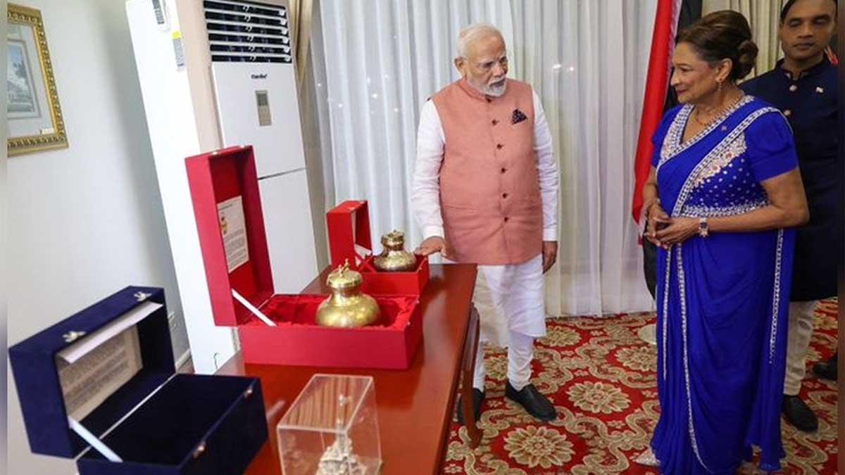 Modi Presents Replica of Ram Mandir and Sacred Saryu Water to Trinidad & Tobago Leader