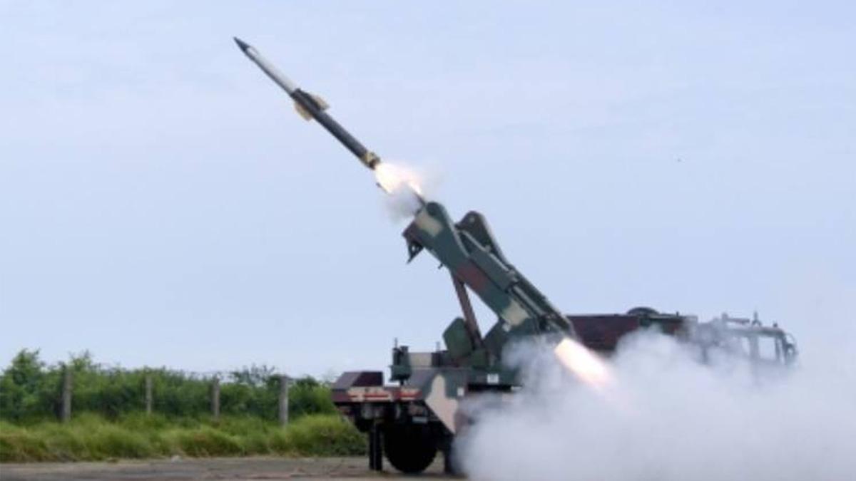 Defence Ministry Approves ₹1.05 Lakh Crore Purchase of Indigenous Military Equipment