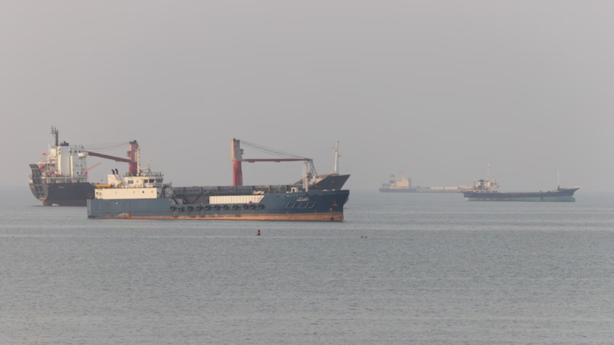 US, Iran Agree to One-Week Pause in Strait of Hormuz Tensions