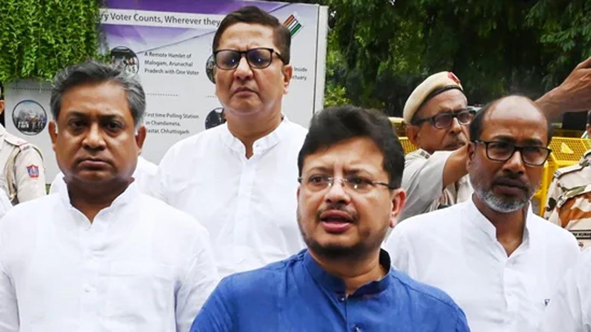 EC Issues Notices to Both TMC Camps as Rebels Tell Poll Panel Bench They Have Majority